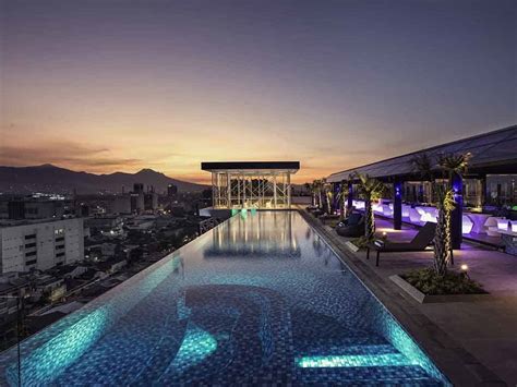 Hotel A dengan Kolam Renang yang Mewah di Bandung